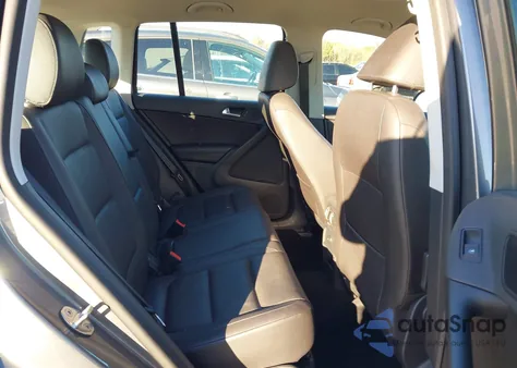 2017 Volkswagen Tiguan 2.0T/2.0T S z USA, uszkodzony, nr VIN WVGAV7AX9HK027672